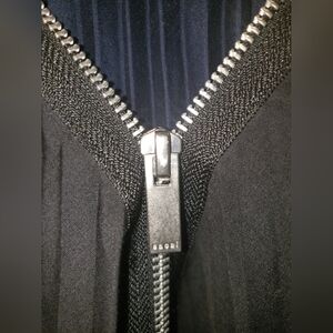 NWT Sacai black & blue layered multi looks zipper pleated skirt